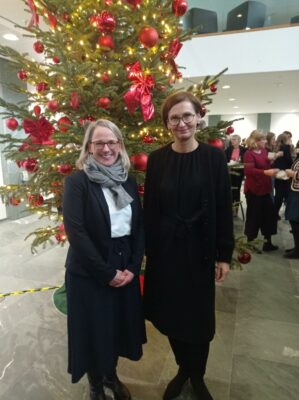 Bundesforschungsminsterin Bettina Stark-Watzinger und Anja Moritz im Bundesforschungsministerium